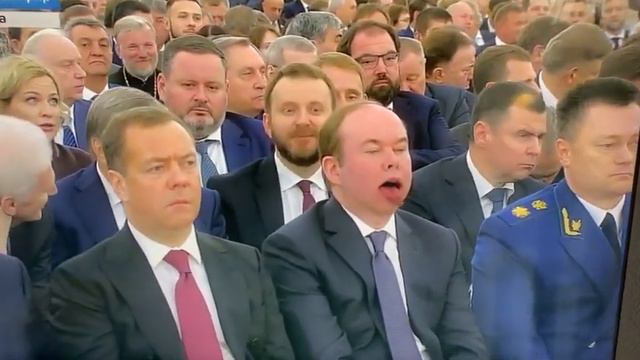 Что делает Антон Вайно? смотреть онлайн