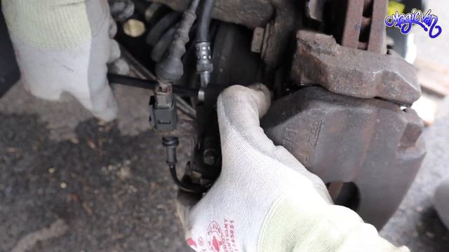 Recalé au contrôle technique pour FLEXIBLE DE FREIN? Pas de panique! On va le changer. смотреть онлайн