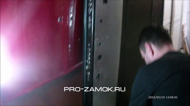 Замена замка в двери Эльбор в Ростове. Замок Эльбор Рубин заменён на итальянский замок Mottura. смотреть онлайн