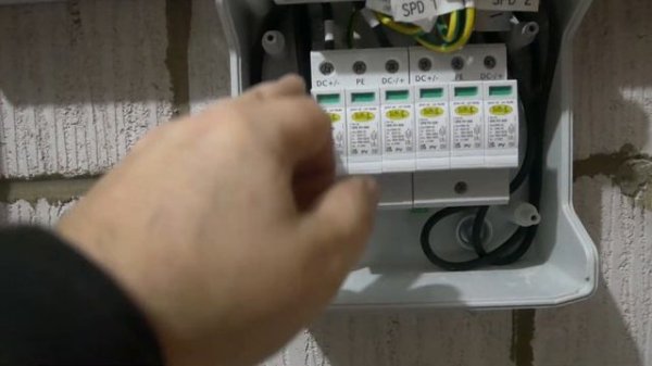 How to install a 5kW Solar Solax Hybrid Inverter & Battery Storage System