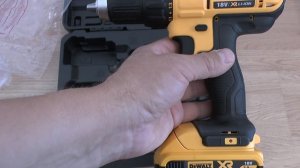 DeWALT DCD771D2 KS  шуруповёрт