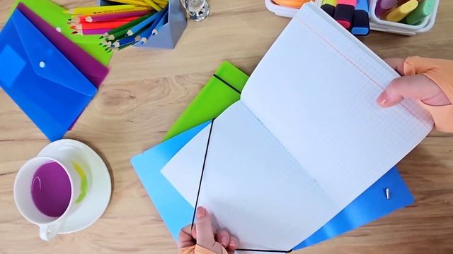 Тетради SVETOCH в пластиковой папке – многоразово и удобно!