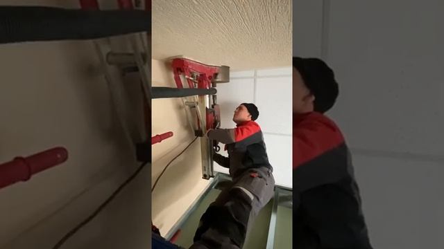 Перфоратор VS сухое алмазное бурение от команды ЮДМ смотреть онлайн
