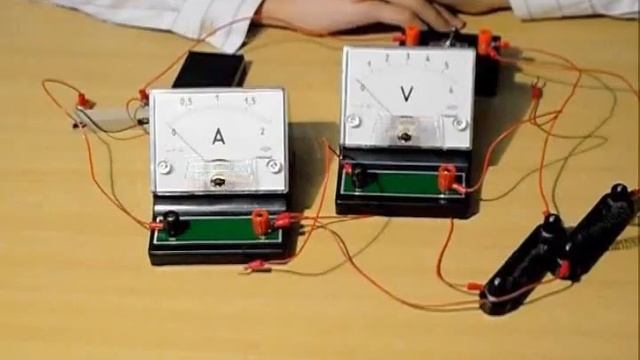 Изучение параллельного соединения проводников #ФизиканскиеЛьвы2018 смотреть онлайн