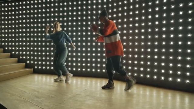 ЛЮБИМКА ТАНЕЦ.Nlletto учит танцевать смотреть онлайн