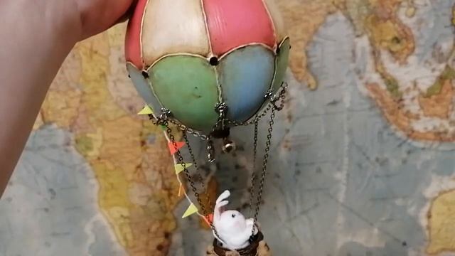 Крольчонок воздухоплаватель на воздушном шаре. игрушка ручной работы. смотреть онлайн