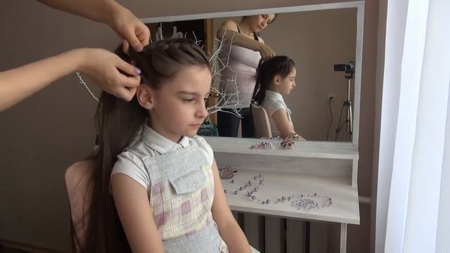French crown braid/Французская коса по кругу смотреть онлайн