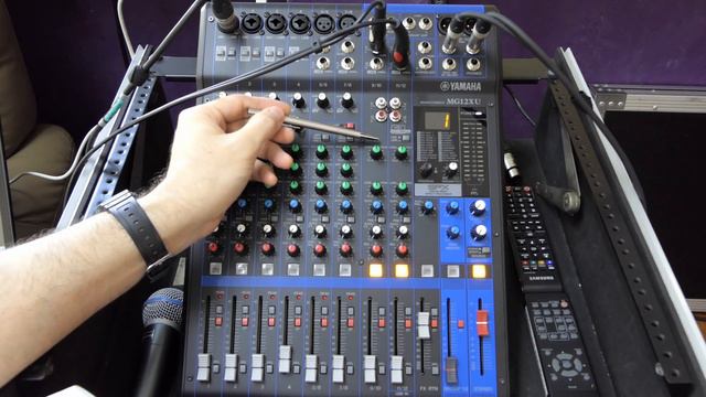 Yamaha MG12XU Mixer Tutorial Part Two смотреть онлайн