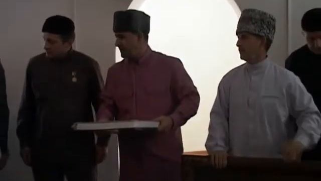 Льяновы Боровы и Ахриевы на открытии мечети в дишмехк. смотреть онлайн