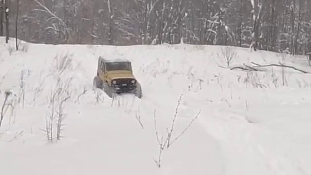 УАЗ по глубокому снегу смотреть онлайн