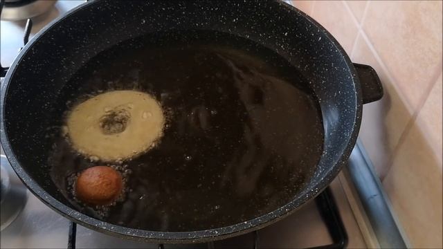 Пончики на сгущенном молоке. БЕЗ ДРОЖЖЕЙ тесто на ПОНЧИКИ. Бездрожжевое тесто