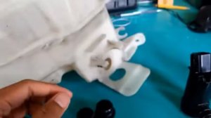 Windshield Washer Pump Replacement Kia Picanto 2005