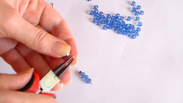 Как сделать БУСЫ И СЕРЕЖКИ из бусин. Сборка украшений DIY смотреть онлайн