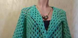 Кардиган крючком из двух шестиугольников