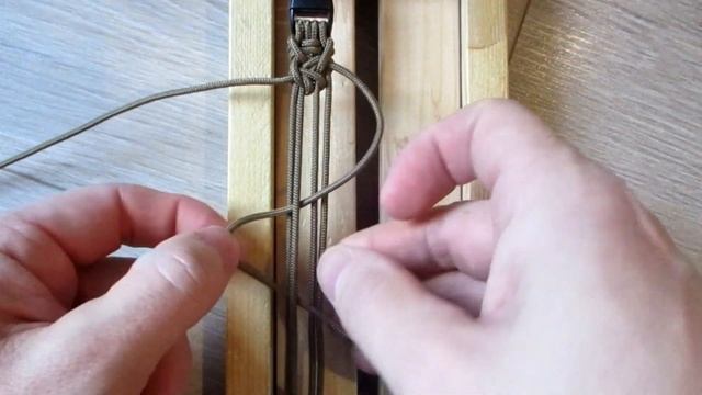 Браслет из паракорда Plyushevik (Плющевик) из миникорда смотреть онлайн