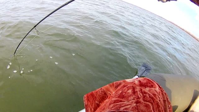 Осенний джиг, хорошая щука и судачки. Резина против поролона. смотреть онлайн