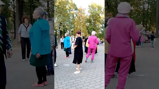 танцы кому заа..! Саранск..!. Пролетарский парк. 20 сентября. 2023 год. смотреть онлайн