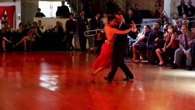 #tango #saopaulo Mario Sergio & Vanessa Jardim Bailan :  Ella Es Asi 