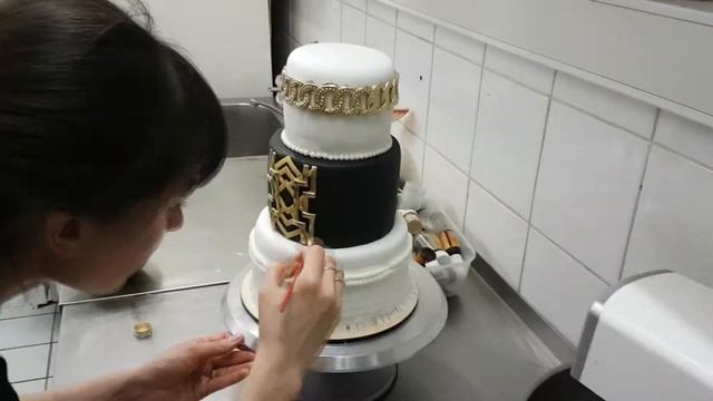 Оформление торта в стиле Гэтсби. Тайм Лэпс смотреть онлайн