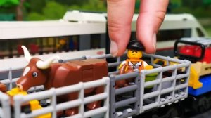 Поезда и машинки - распаковка поездов для детей .