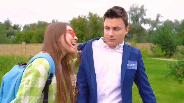 Ballerina vs Cheerleader vs TikToker | Soft vs Alt vs Indie Girl смотреть онлайн