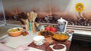 Фрикадельки с тушеным картофелем в горшочках