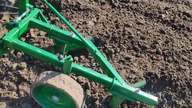 пахота двухкорпусным плугом МТЗ 082-132 н смотреть онлайн