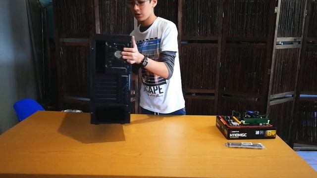 Budget Gaming PC in South Africa - R5500 (2017) - All New Parts смотреть онлайн