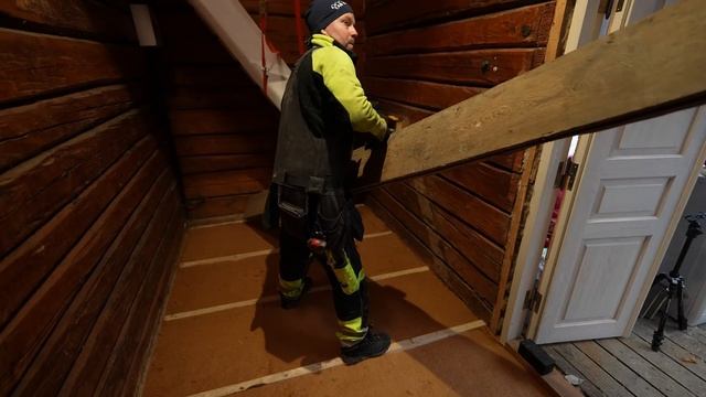 The Big Problem with Living in a 120 Year Old Log Cabin смотреть онлайн