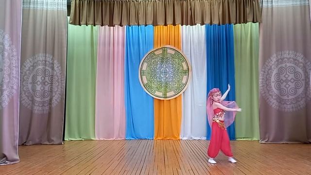 "Восточные мотивы" в исполнении ученицы 1 класса ТСКШИ Стручковой Аэлиты. Рук. Кашкина А.Н. смотреть онлайн