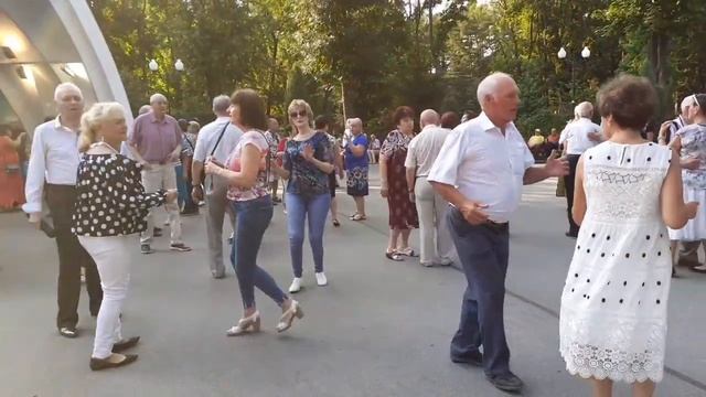 ЗА ЧЕТЫРЕ МОРЯ! СЧАСТЛИВЫЕ МОМЕНТЫ ИЗ ПАРКА ГОРЬКОГО смотреть онлайн