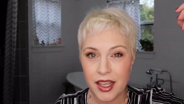 How to Style a Super Short Pixie Cut смотреть онлайн