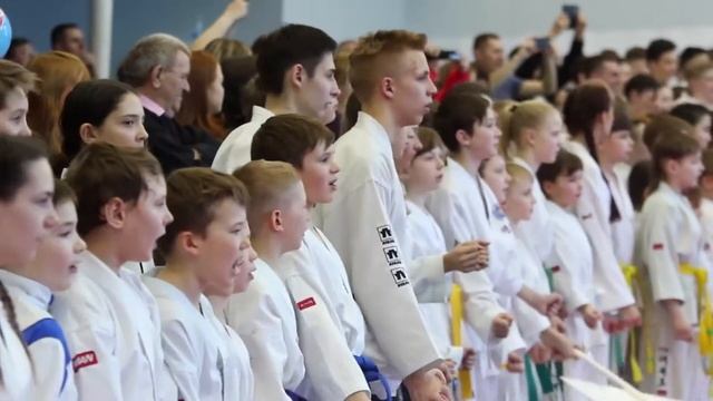 Приглашение на спарринг семинар по тхэквондо от абсолютного чемпиона мира, обладателя черного пояса смотреть онлайн