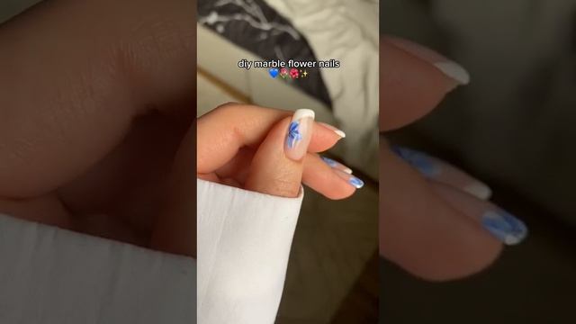 Flowers on nails ? | Рисуем цветы на ногтях | Flores en las uñas | Blumen auf nägeln смотреть онлайн