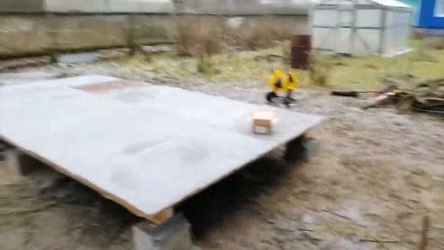 Кормушки для птиц и животных