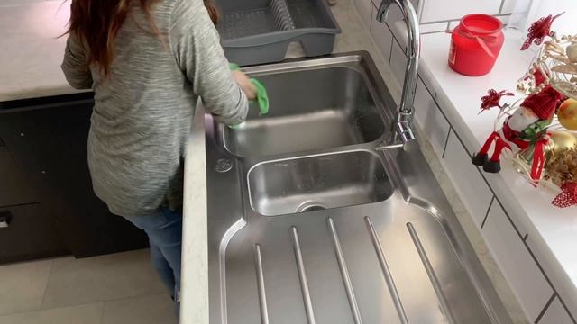 COSY WINTER CLEAN WITH ME | Christmas Clean With Me 2020 смотреть онлайн