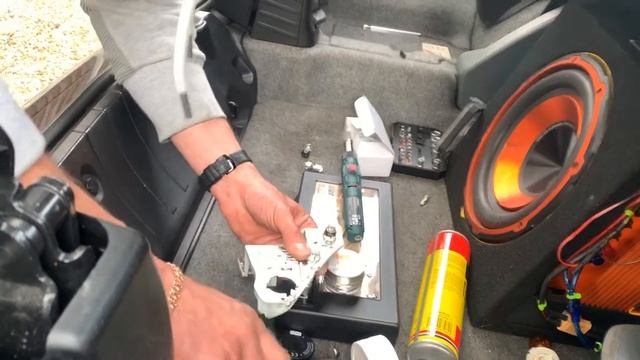 BMW E93 # Замена лампочек заднего хода на BMW E92 E93 PW16W