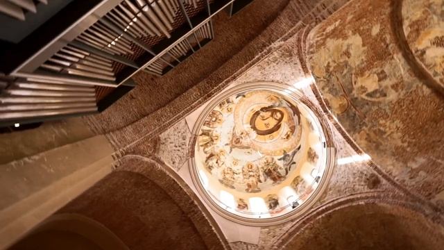 Izabella Merman. AVE MARIA . Caccini. За органом Лука Гаделия . Абхазия , Пицундский храм. смотреть онлайн