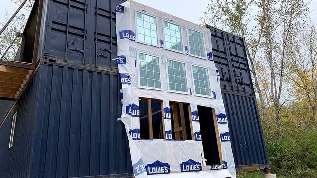 Супруги купили Морские Контейнеры! Через месяц все с завистью смотрели на Шикарный Двухэтажный Дом! смотреть онлайн