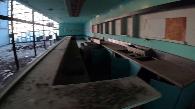 LOSTPLACE // Verlassener GEISTER-FLUGHAFEN🛩️eine GEFÄHRLICHE ERKUNDUNG auf einem MILITÄRGELÄNDE👮♀️ смотреть онлайн