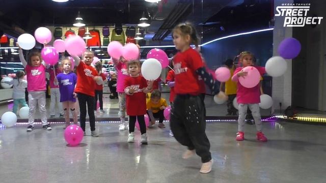 ДЕТИ 3-5 лет | Shakira - GIRL LIKE ME | ШКОЛА ТАНЦЕВ STREET PROJECT | ВОЛЖСКИЙ смотреть онлайн