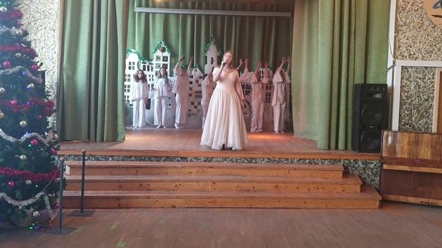 Новогодняя история Золушки смотреть онлайн
