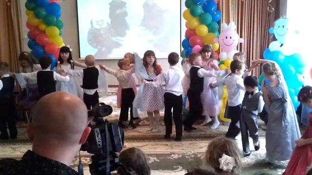 дети танцуют вальс смотреть онлайн