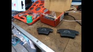 Citroen C4 Picasso замена задних колодок