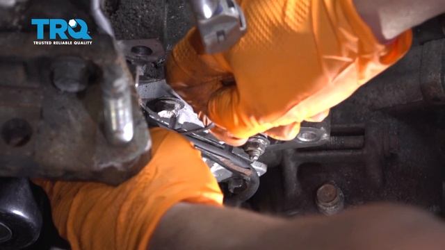 How To Replace Crankshaft Position Sensor 2006-2012 Toyota Rav4 2.4L смотреть онлайн