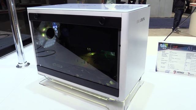 In Win A1 Case with QI-Charging (English) #CES2018 смотреть онлайн
