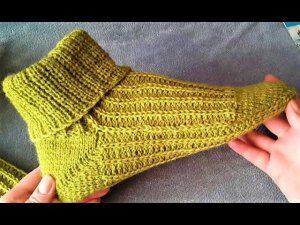 Мужские носки двумя спицами без швов