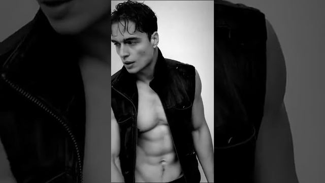 Shirtless model & dancer Nazar Grabar dancing & modeling & walking смотреть онлайн