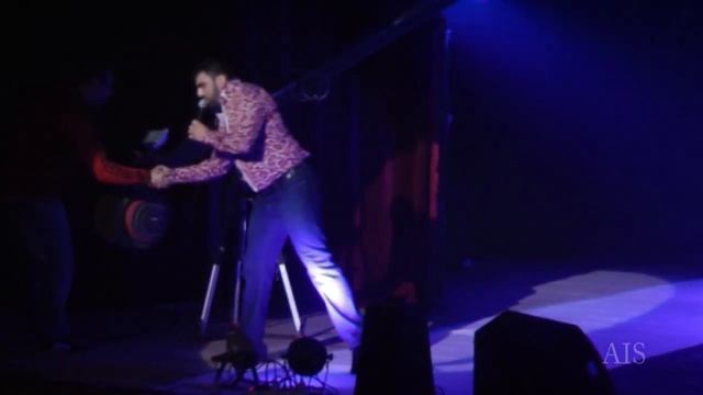 Артур Халатов в концертной программе ПОЕТ ГИТАРА т Фрагмент 11.mp4 смотреть онлайн