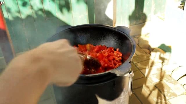 Курица в казане на костре смотреть онлайн